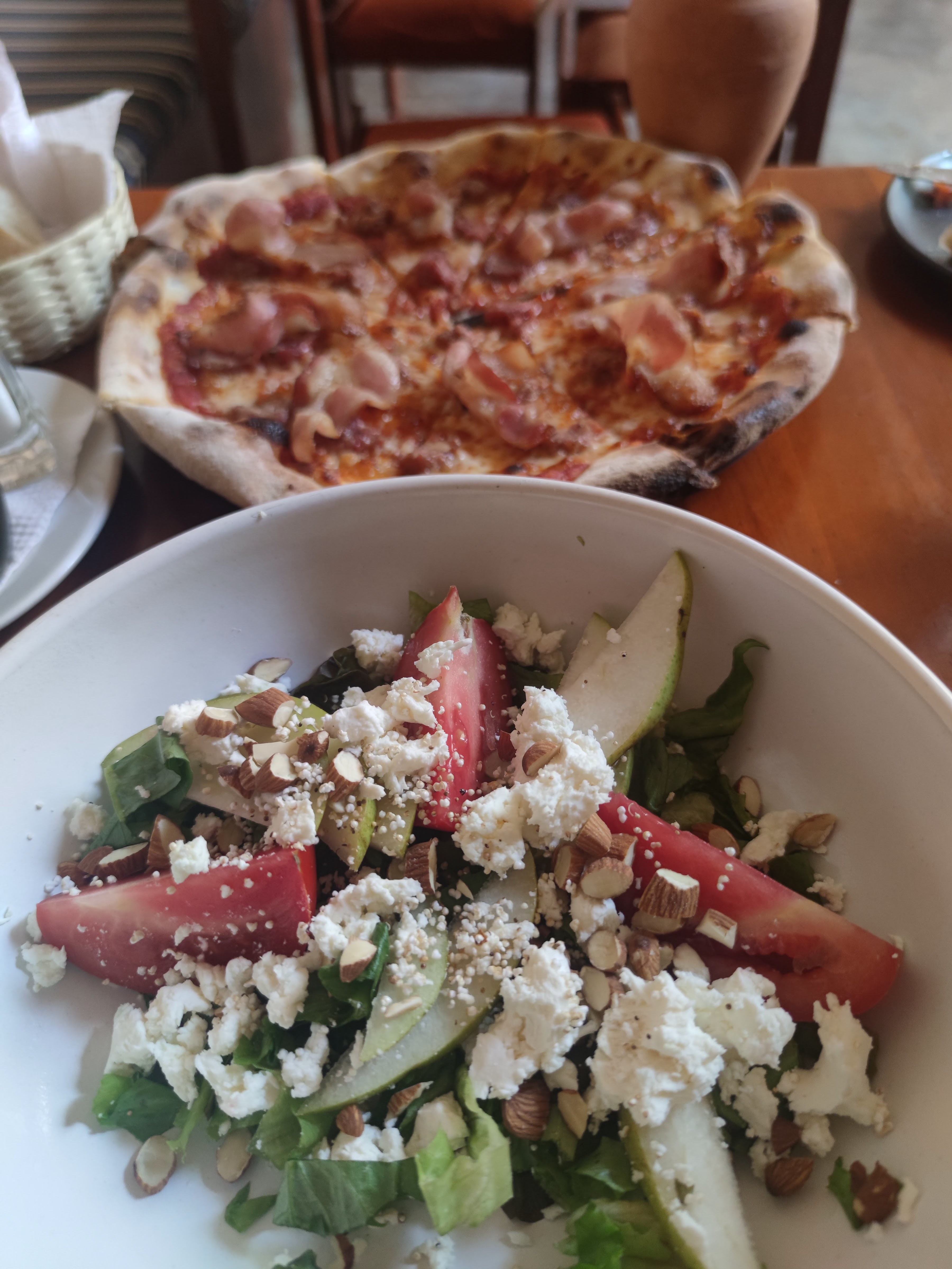 Cafe Bistrot Epicuro - Restaurante italiano y pizzeria- image 3