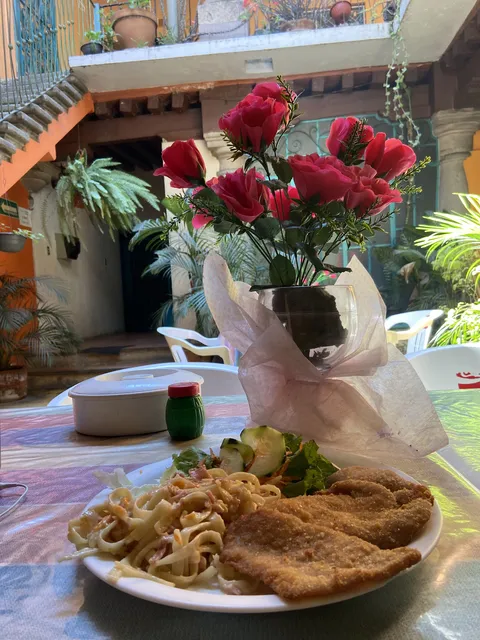 Restaurante Royalty image 7