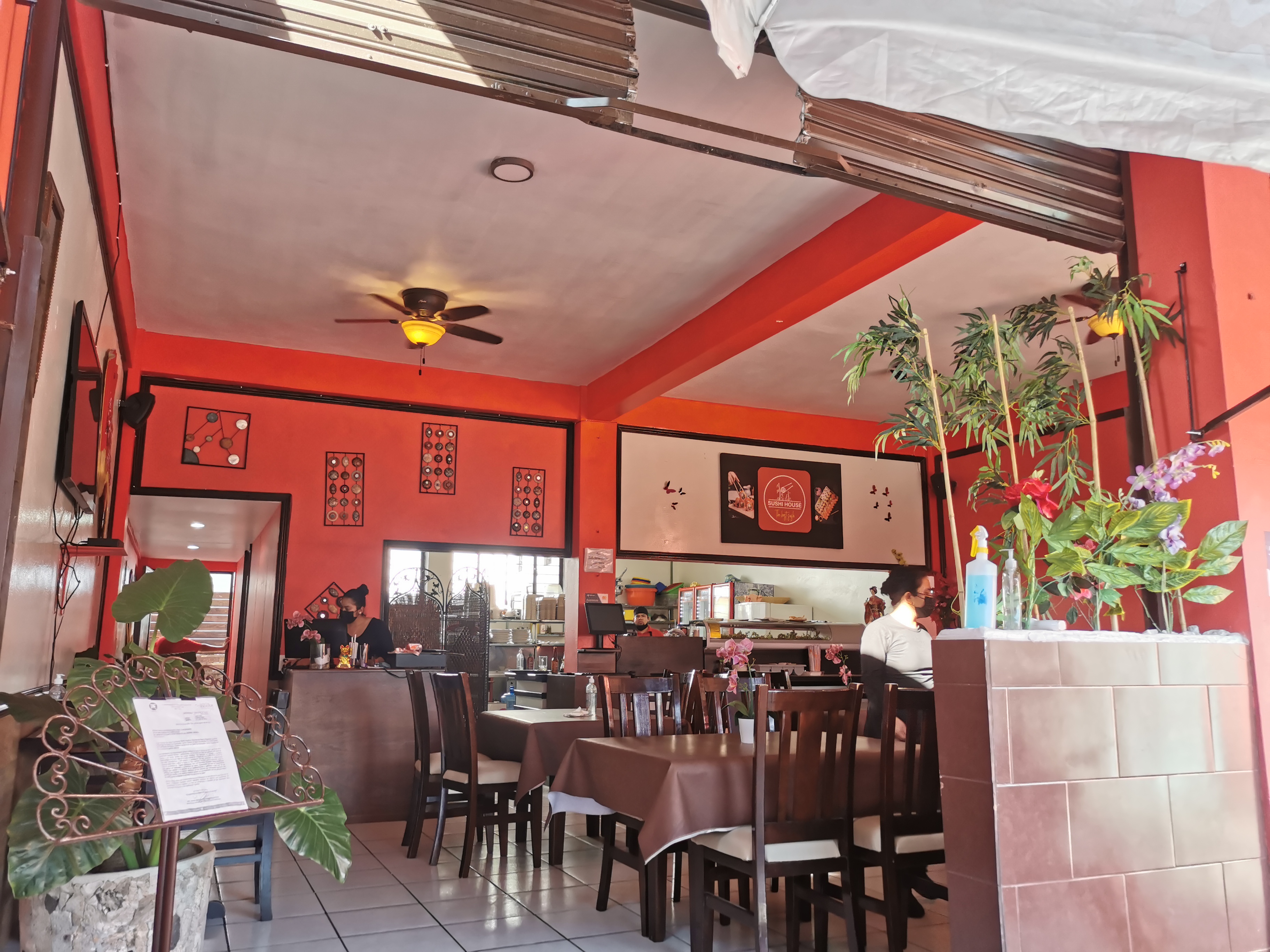 Sushi House Xoxo image 4