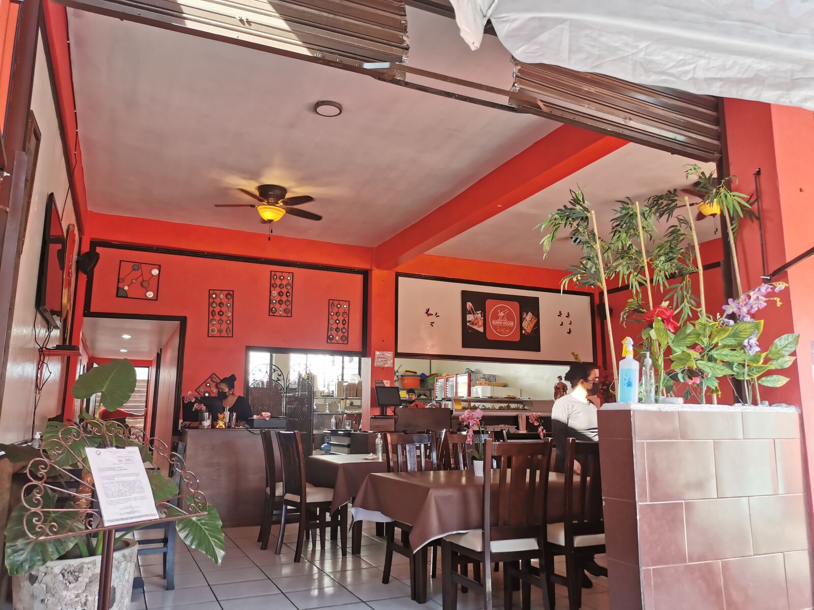 Sushi House Xoxo image 4