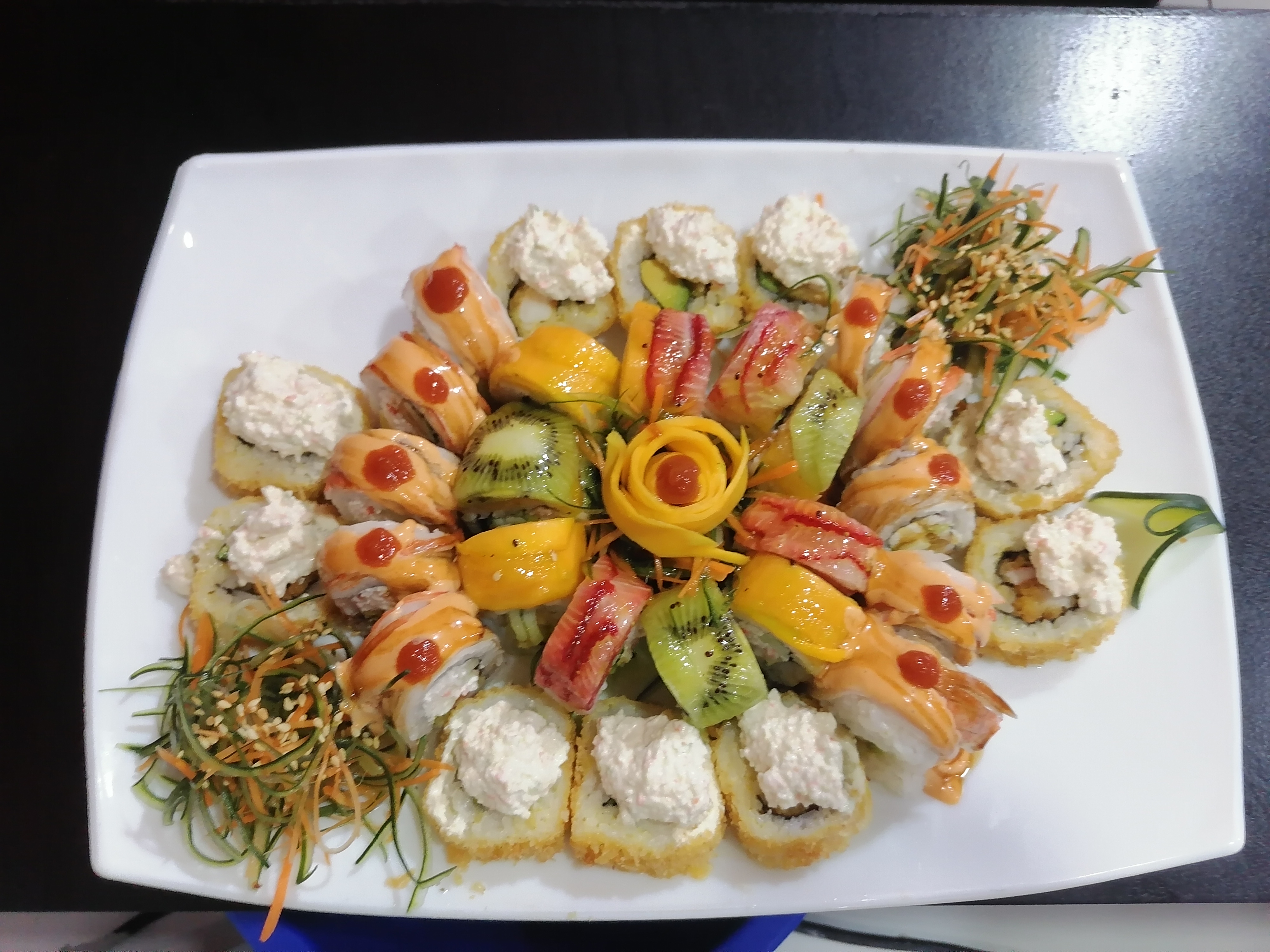 Sushi House Xoxo image 7