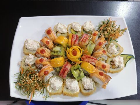 Sushi House Xoxo image 7