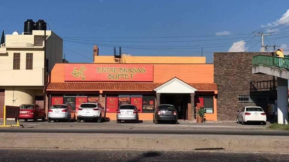 ENTRE BRASAS BUFFET image 3
