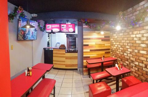 Henrie's pizza image 1