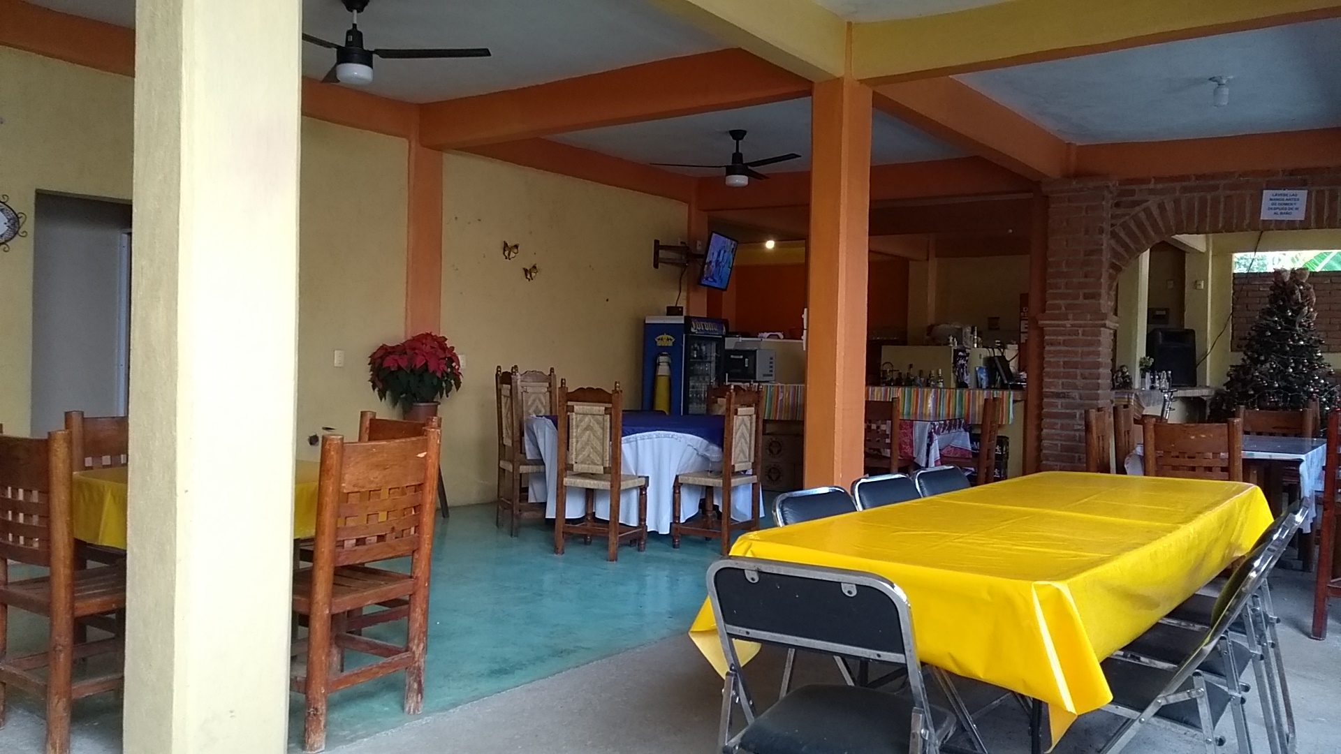 Restaurant y Marisqueria "Barra de Coyuca" image 2