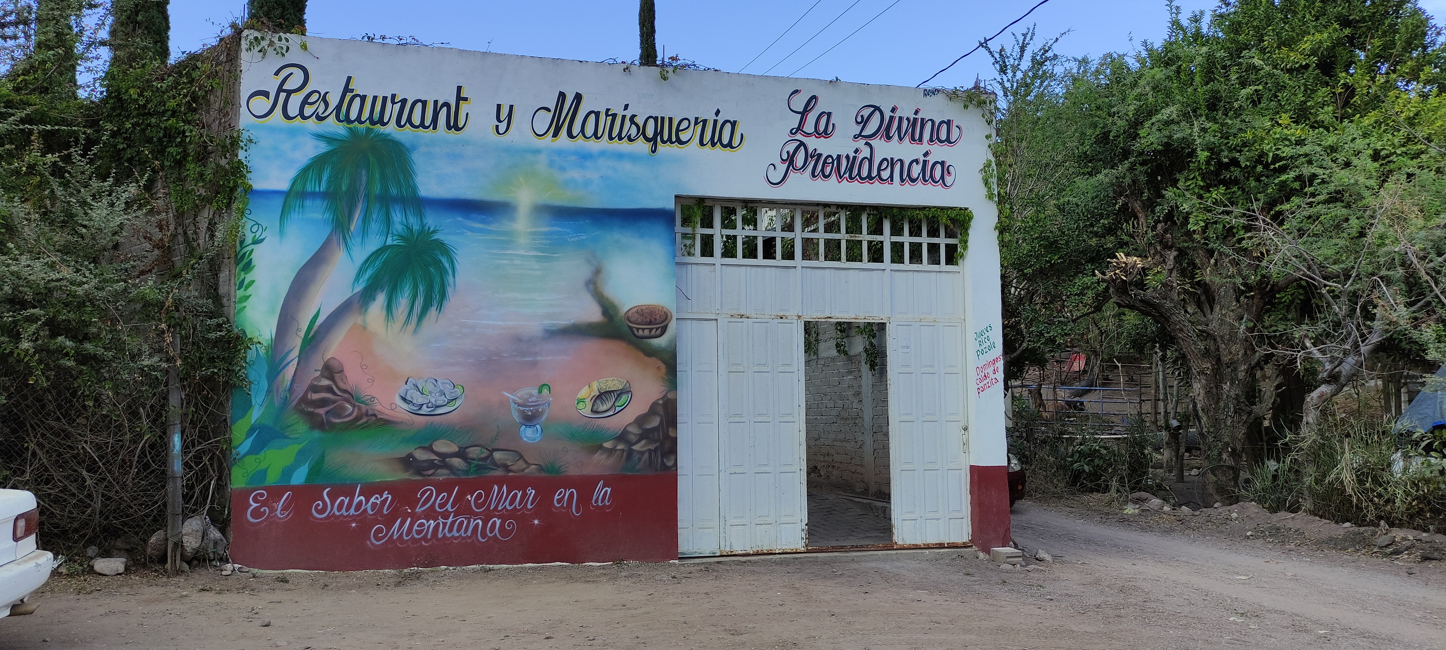 Restaurant Y Marisqueria "LA DIVINA PROVIDENCIA" image 3