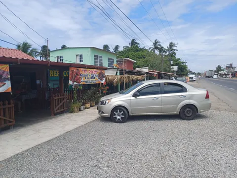 Restaurante el pelus image 1