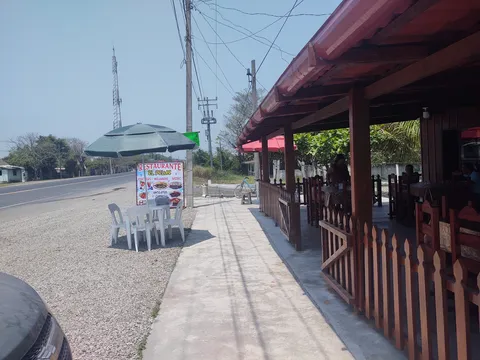 Restaurante el pelus image 3