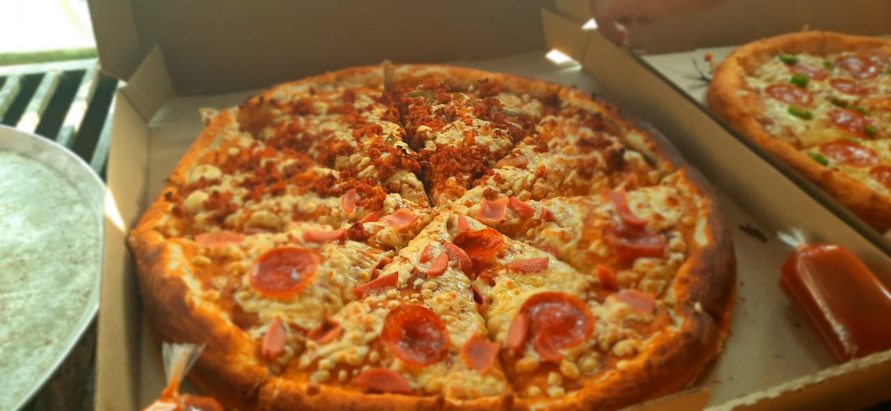 Legendary Pizza image 2