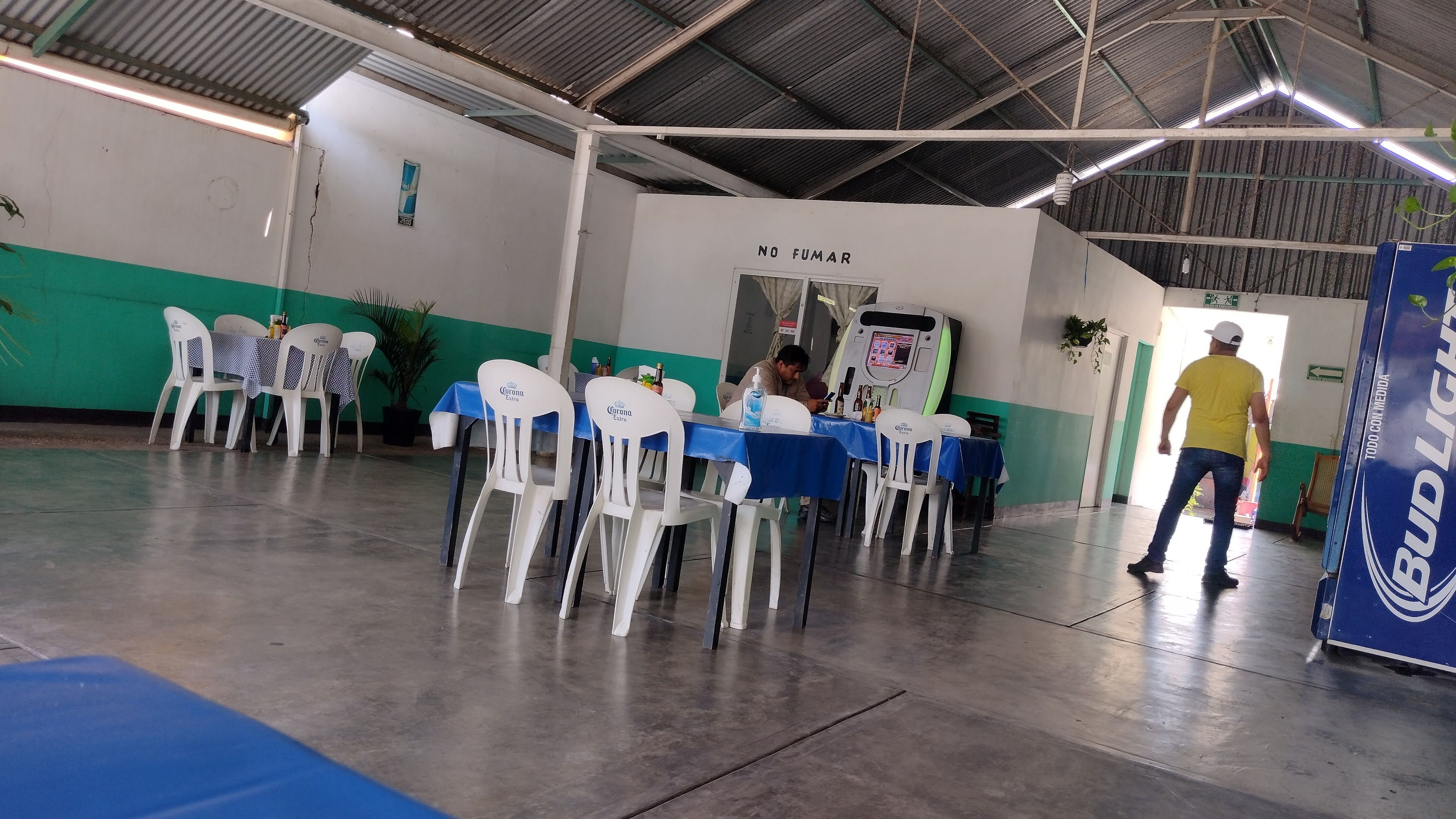 Mariscos El Cazón image 8