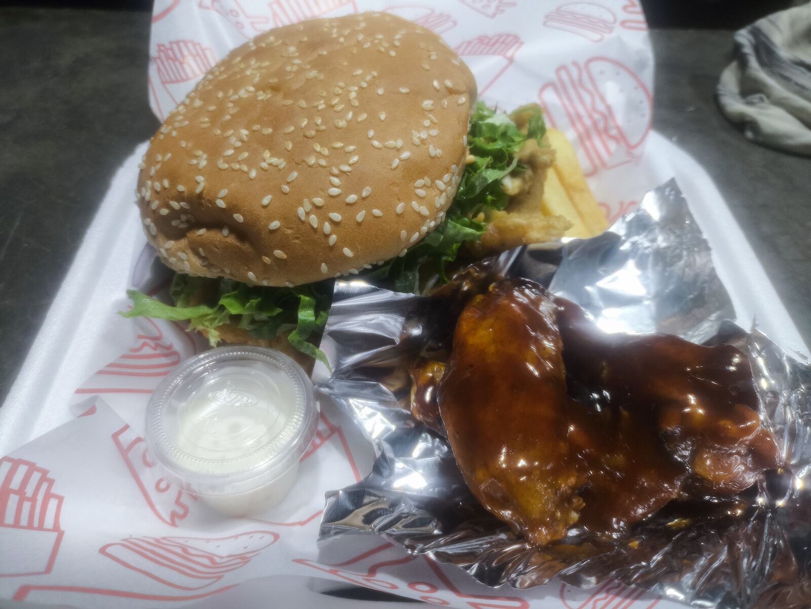 IAN'S BURGER Dark Kitchen image 5