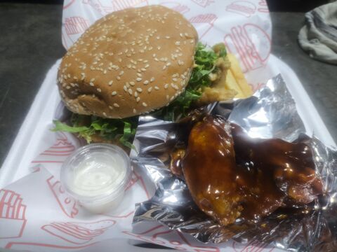 IAN'S BURGER Dark Kitchen image 5
