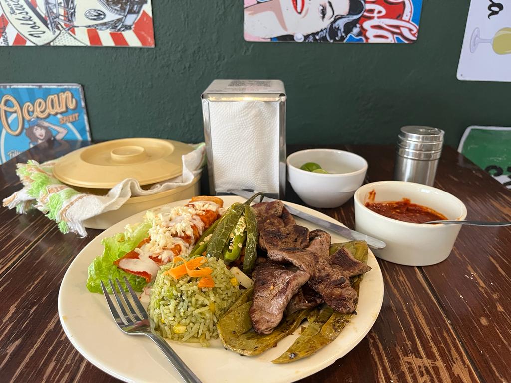 El Monumento - Restaurante - Bar image 2