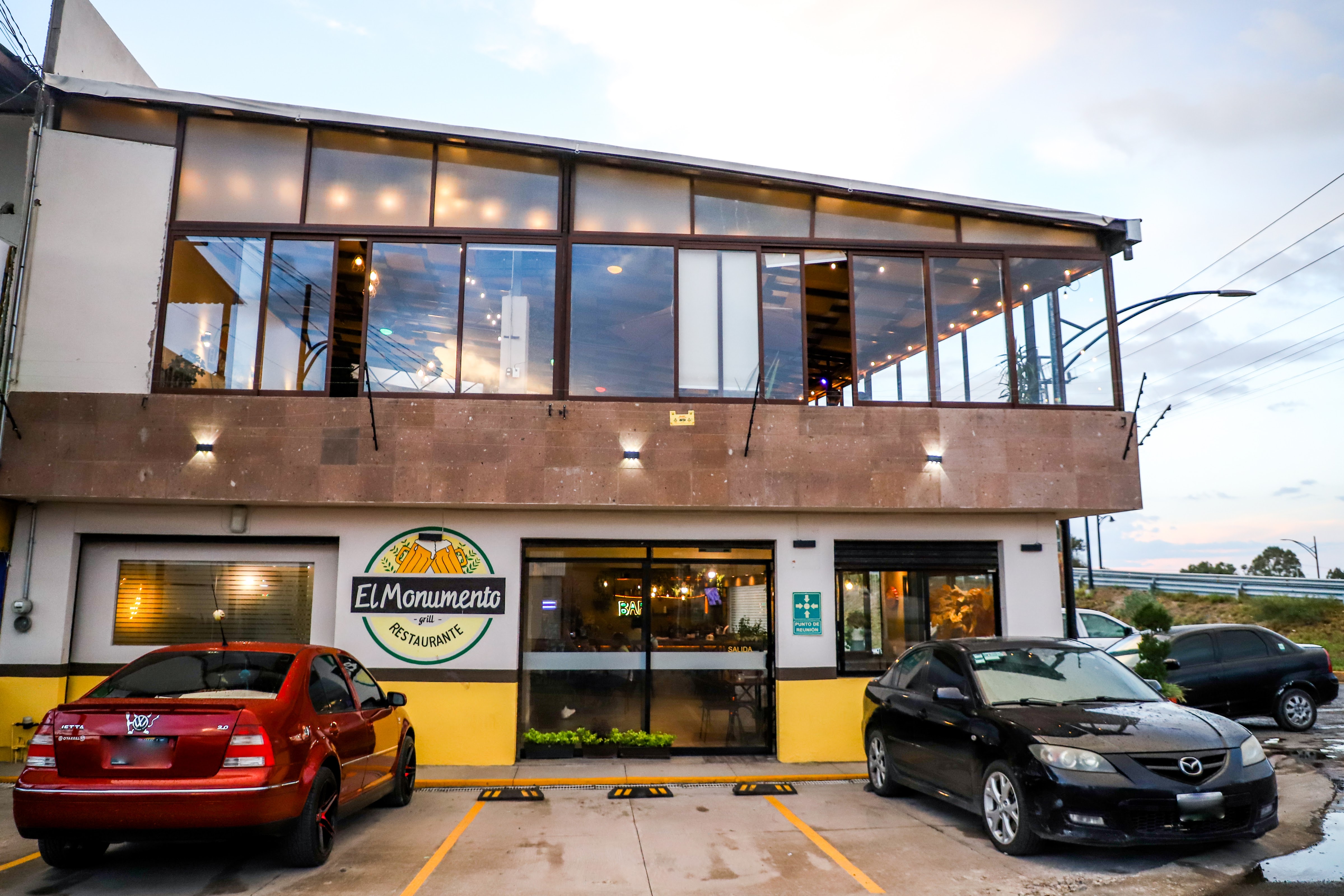 El Monumento - Restaurante - Bar image 7