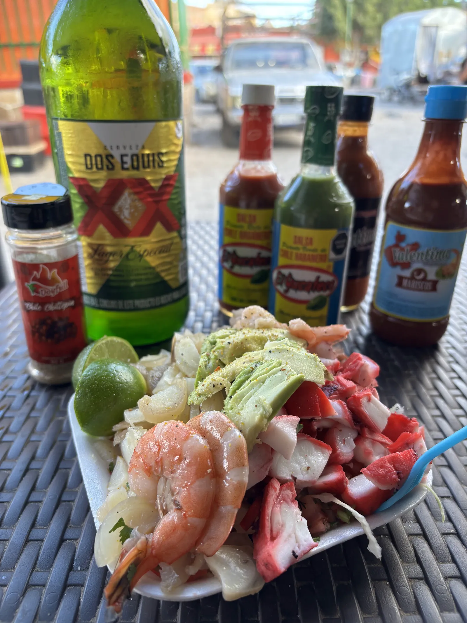 Tostadas y mariscos “algo bien” image 3