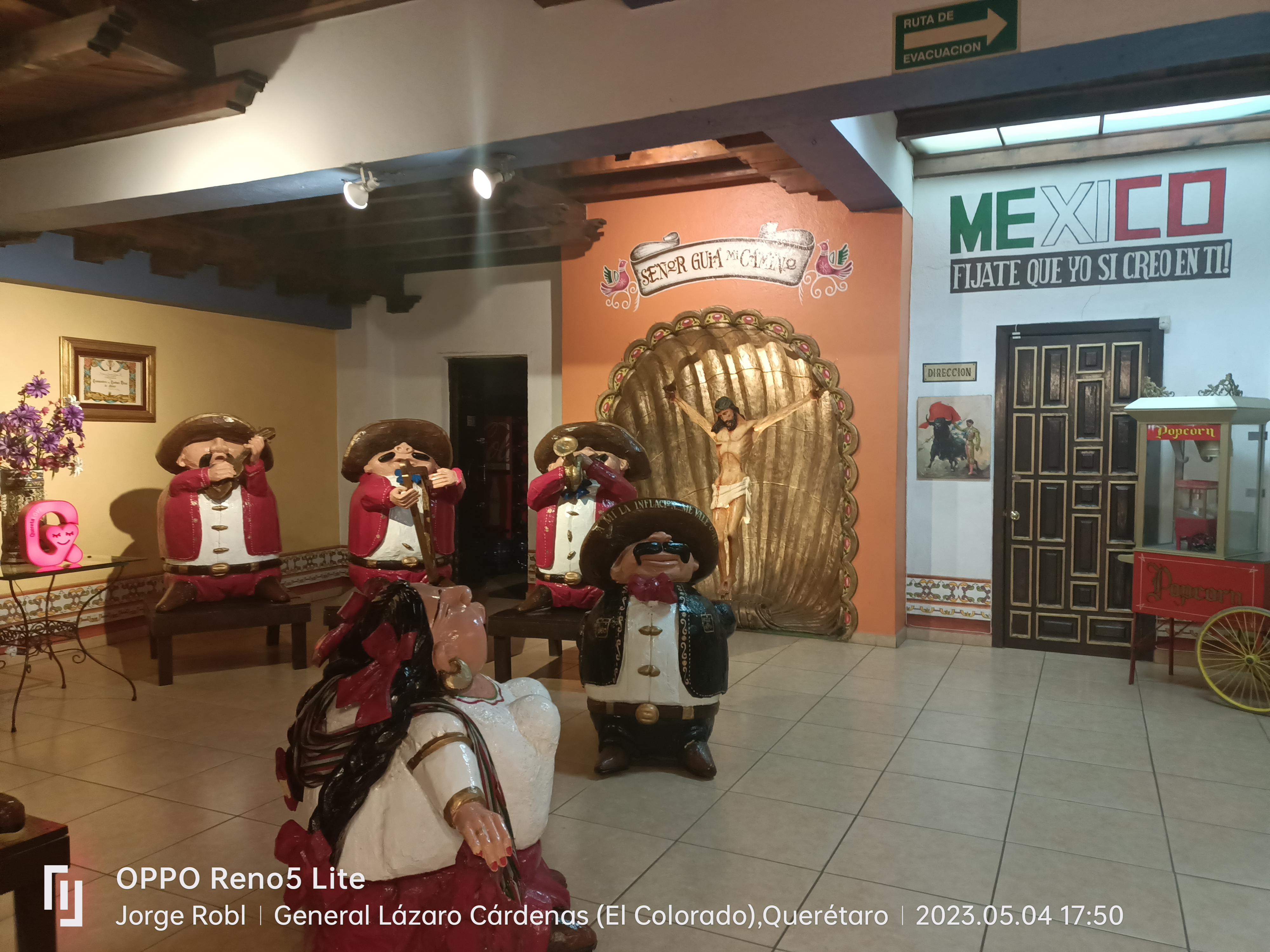 Fonda Del Camino image 8