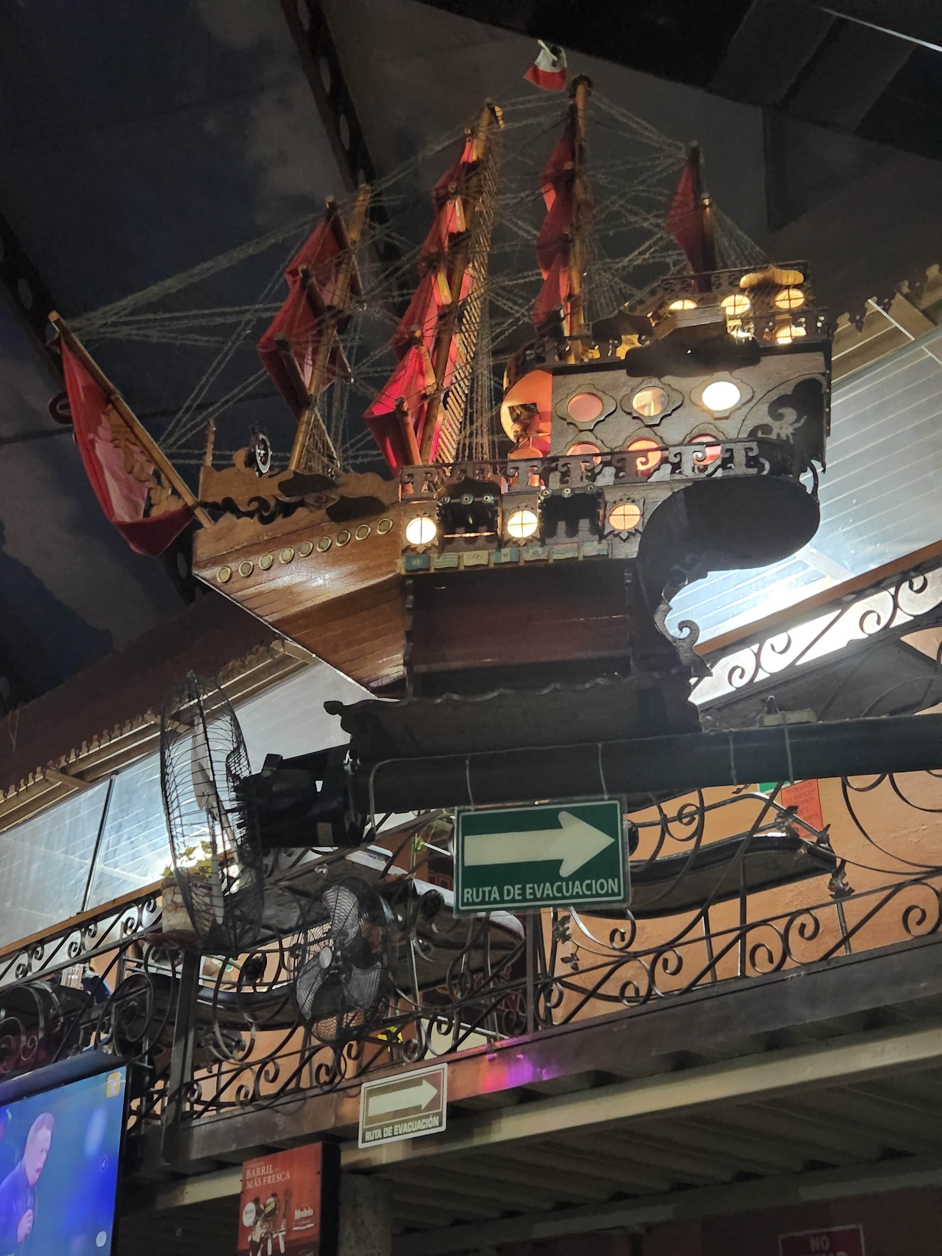 Toritos Restaurant bar image 8