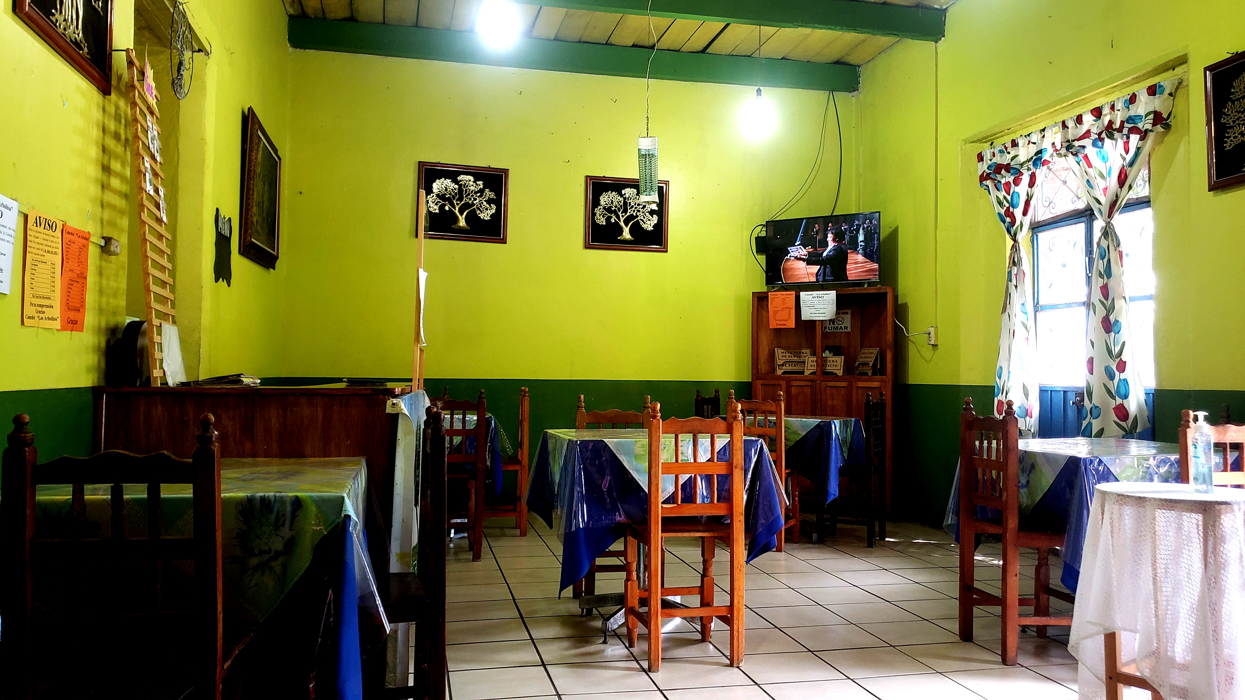 Los Arbolitos image 1