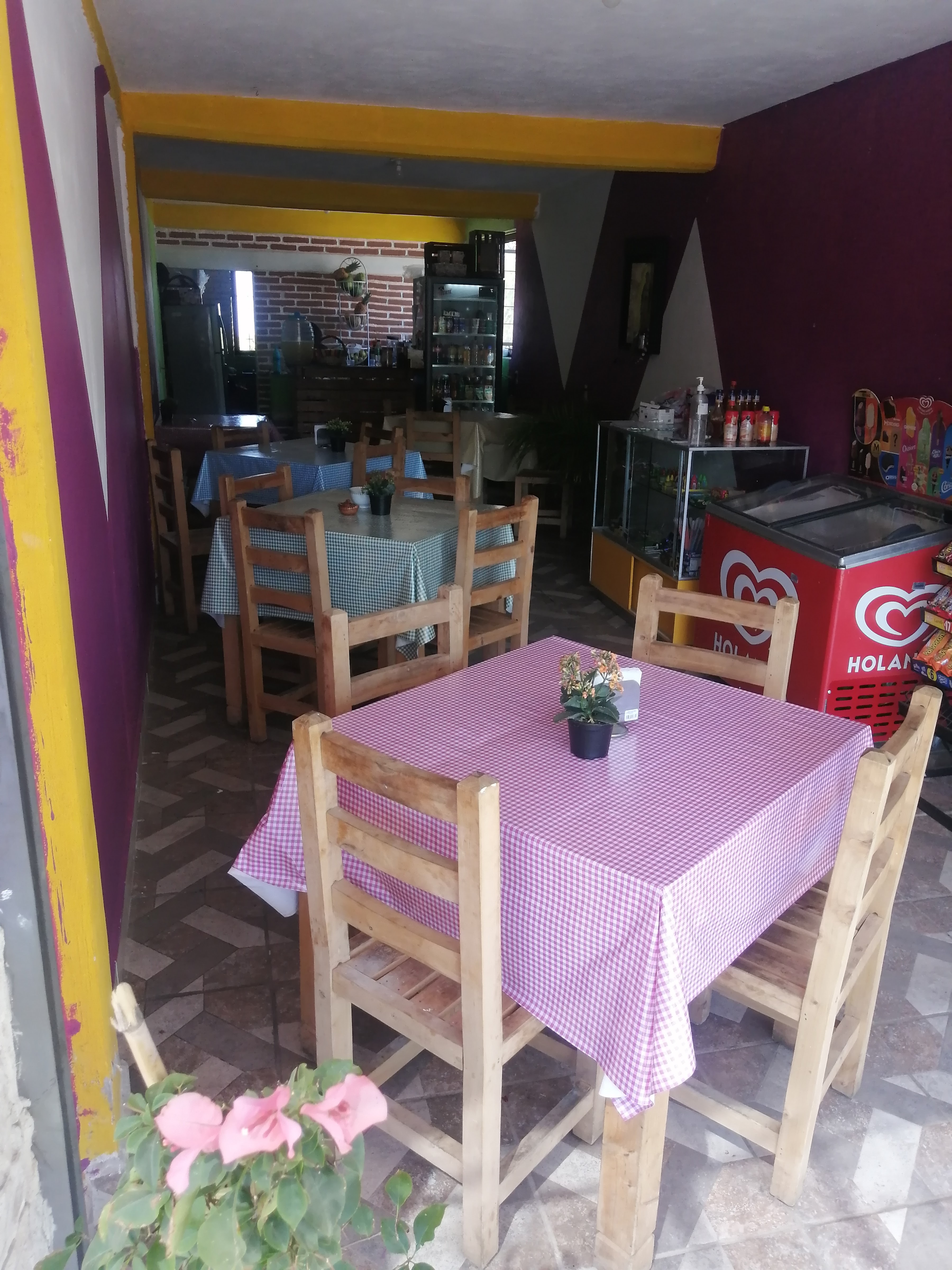 Bugambilias Antojitos y Desayunos image 5