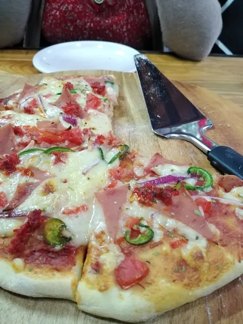 FAMILYS PIZZA image 5