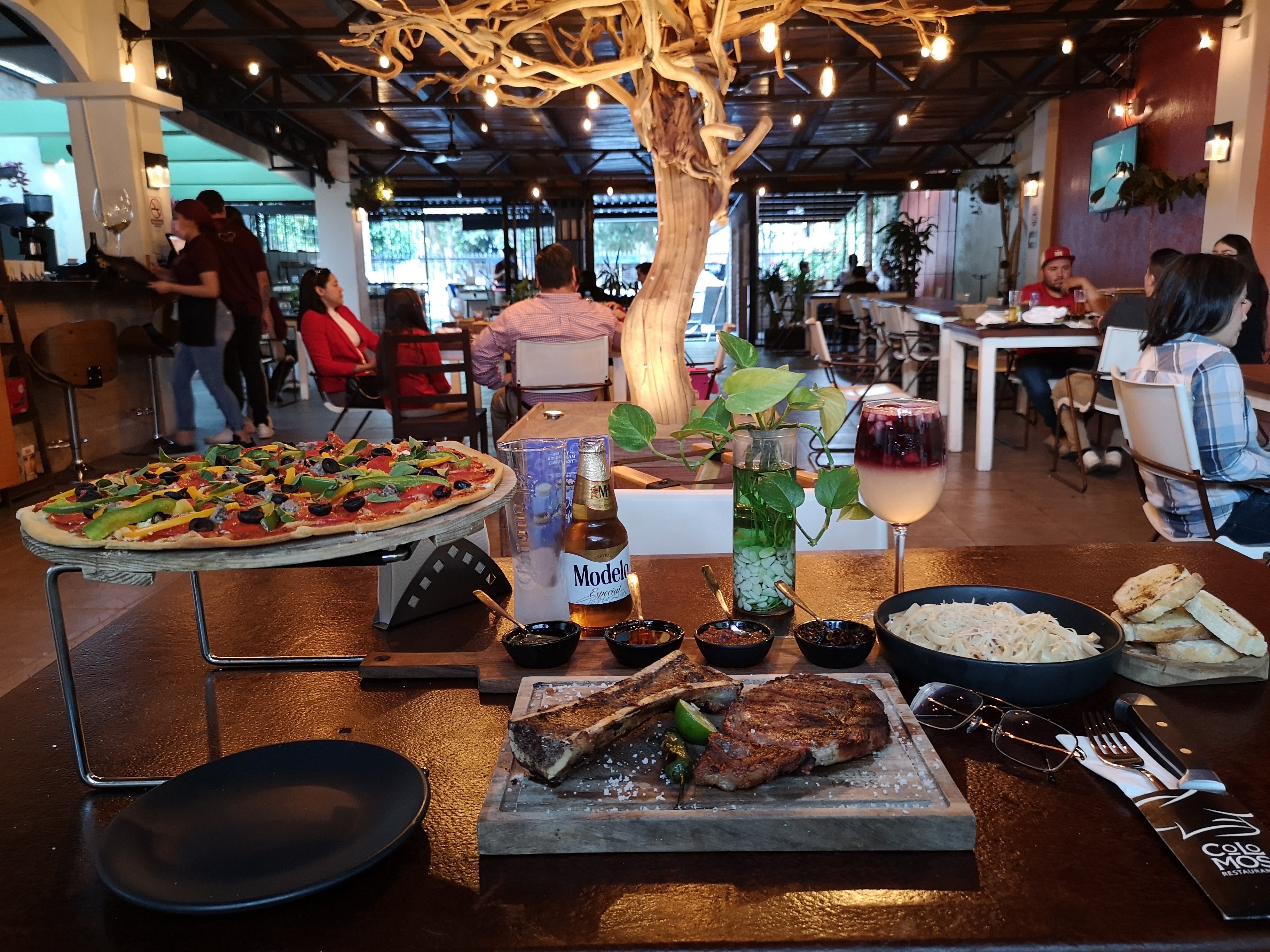 Colomos Restaurante image 5