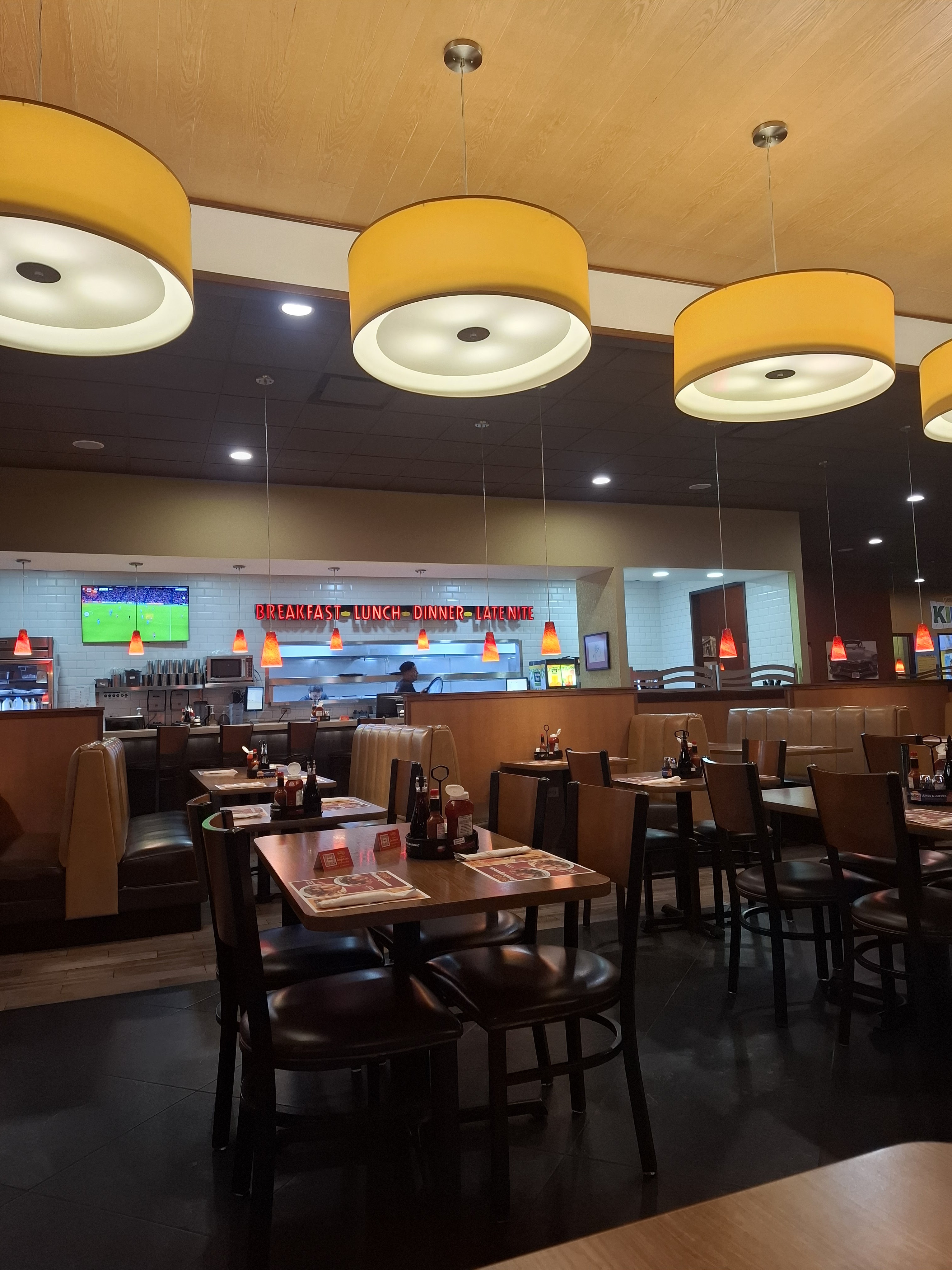 Denny's Palomar image 5