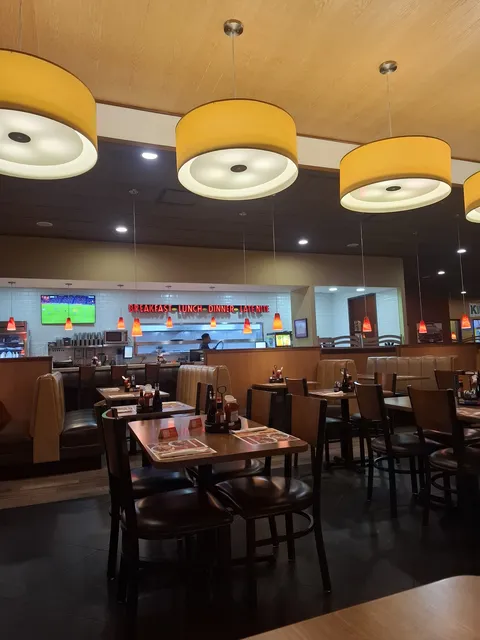 Denny's Palomar image 5
