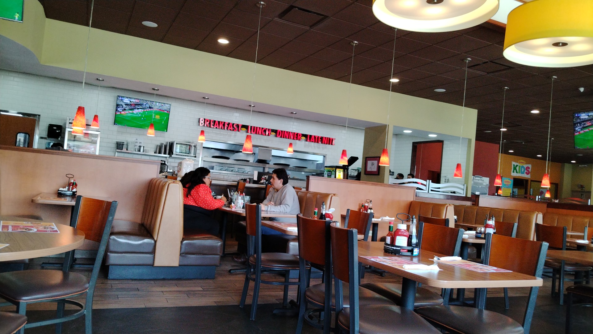 Denny's Palomar image 6