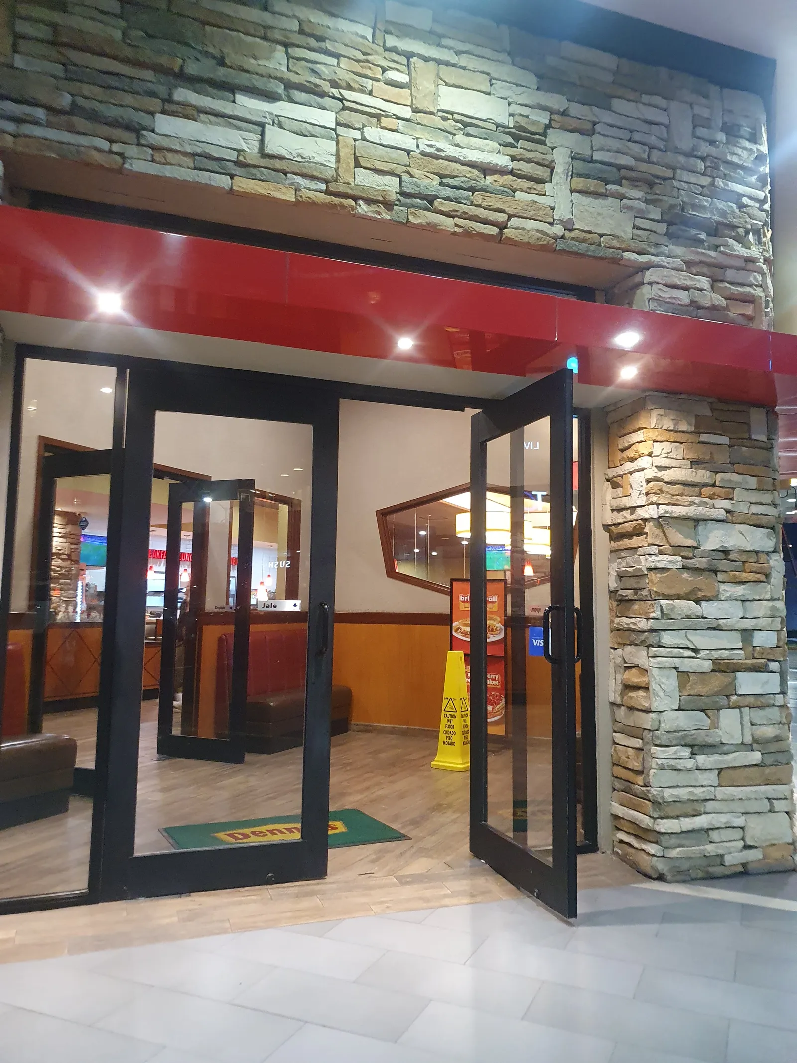 Denny's Palomar image 9