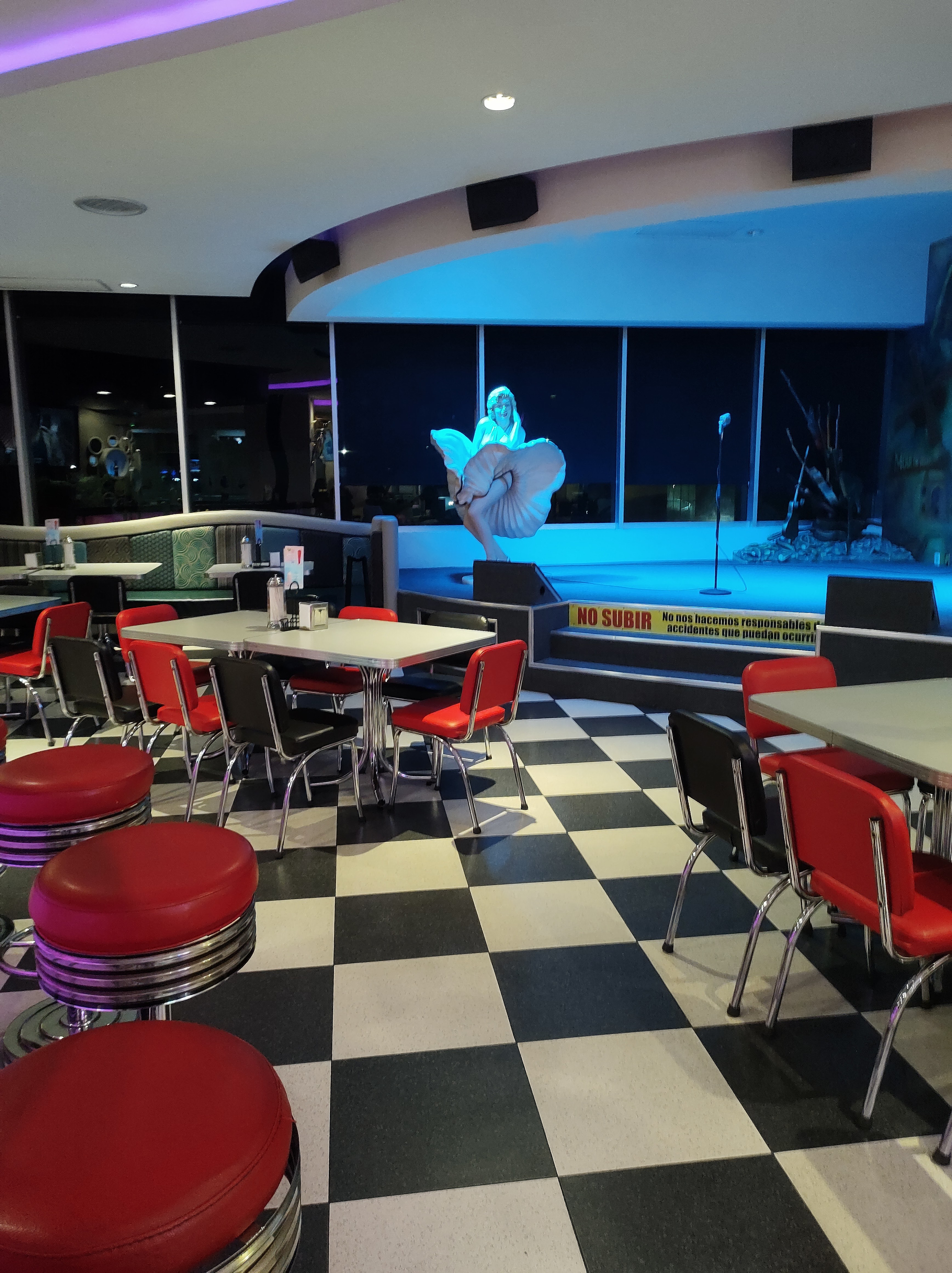 Mocker's - Burgers n Roll image 3