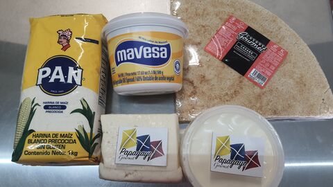 PAPAGAYO GOURMET Mercadito y Comunidad Latina image 6