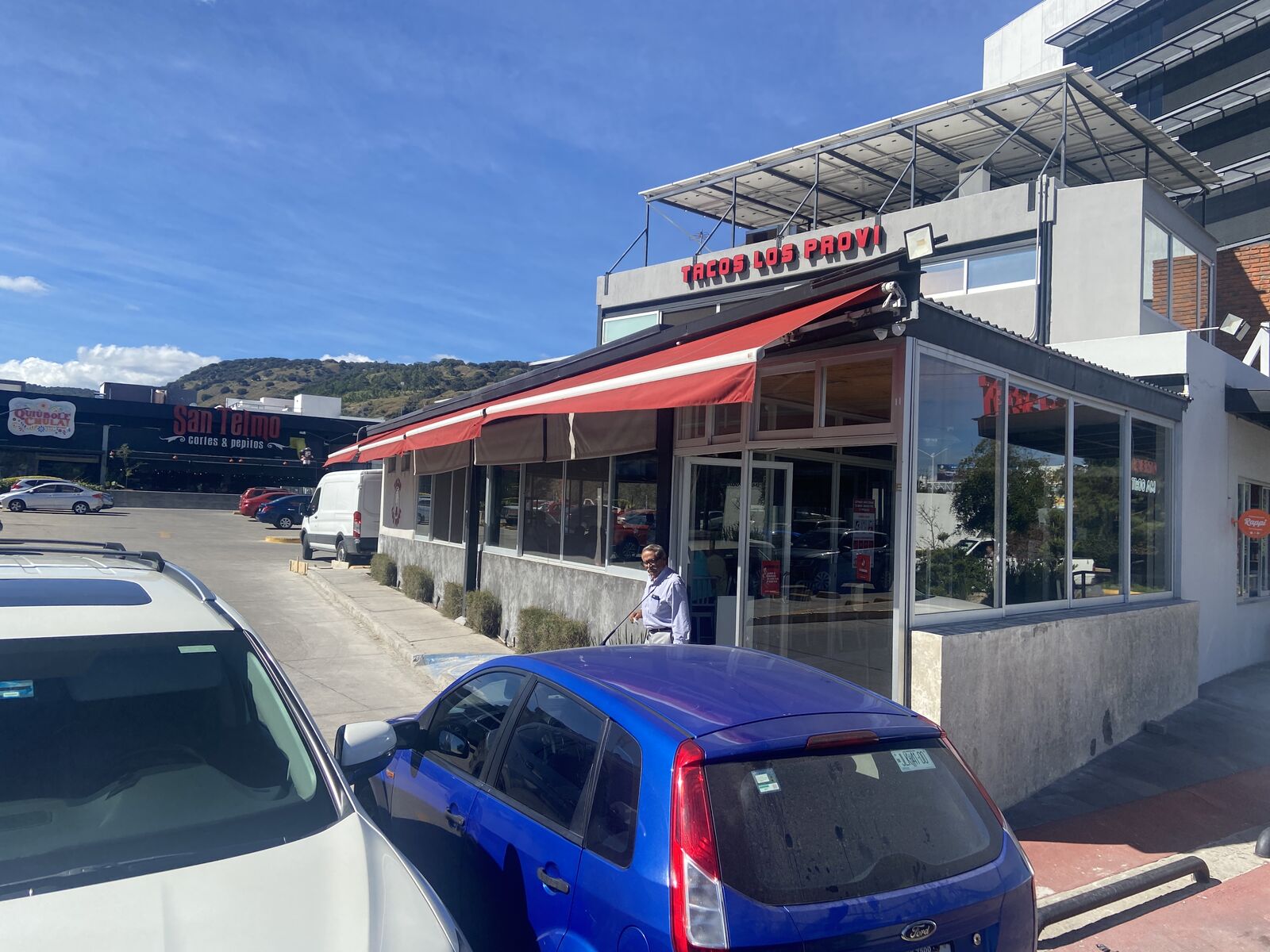 Los Provi image 1