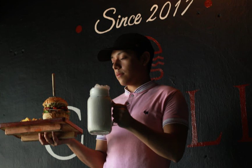 CHILL Burgers & Fried image 8