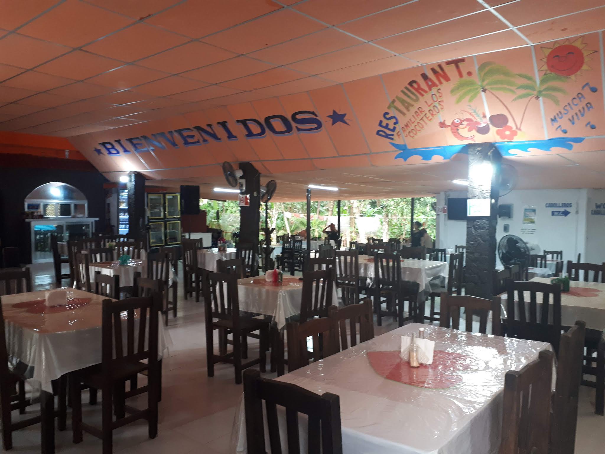Los Cocoteros Restaurante Familiar image 3