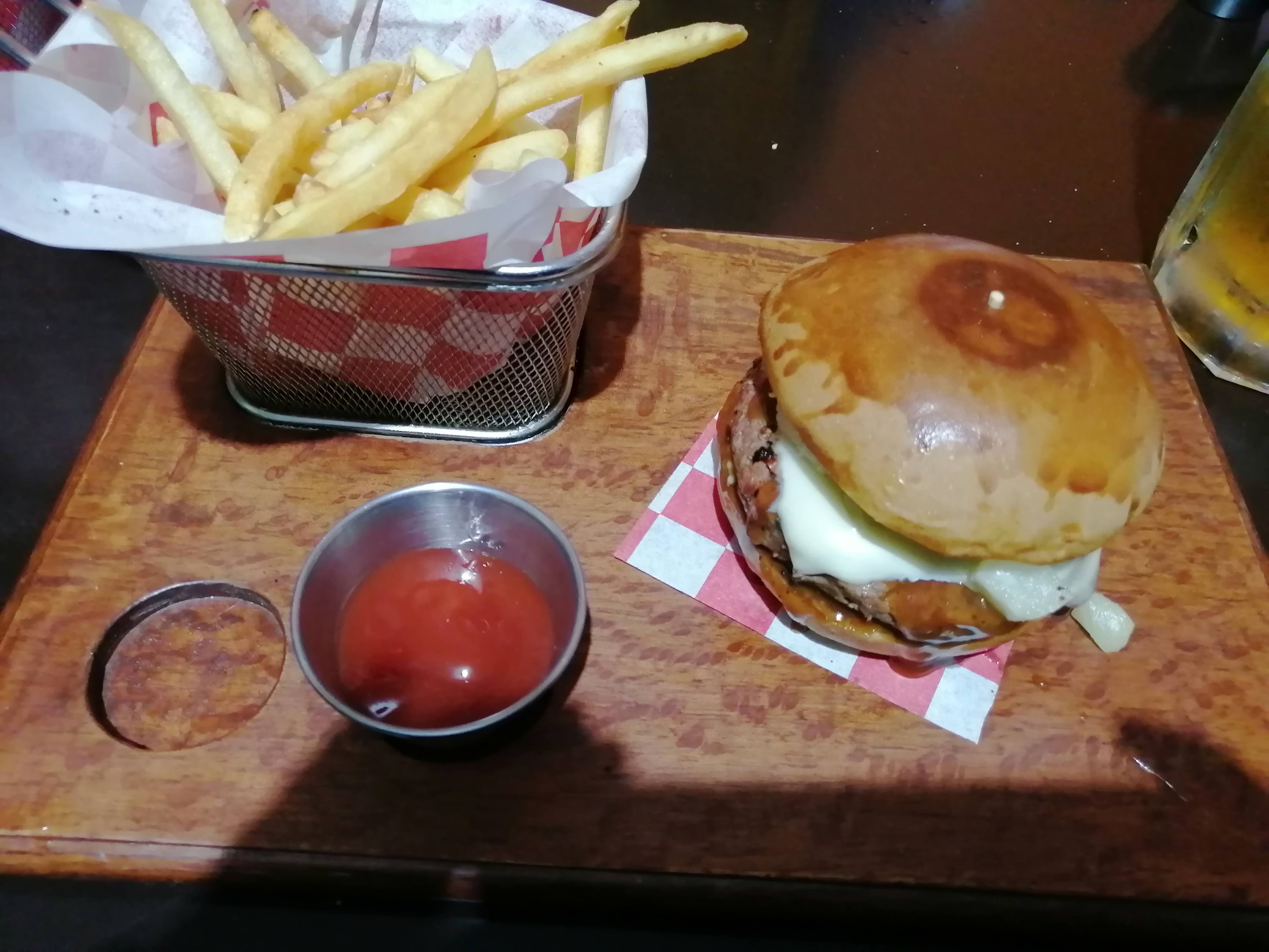 District Wings Restaurant image 4