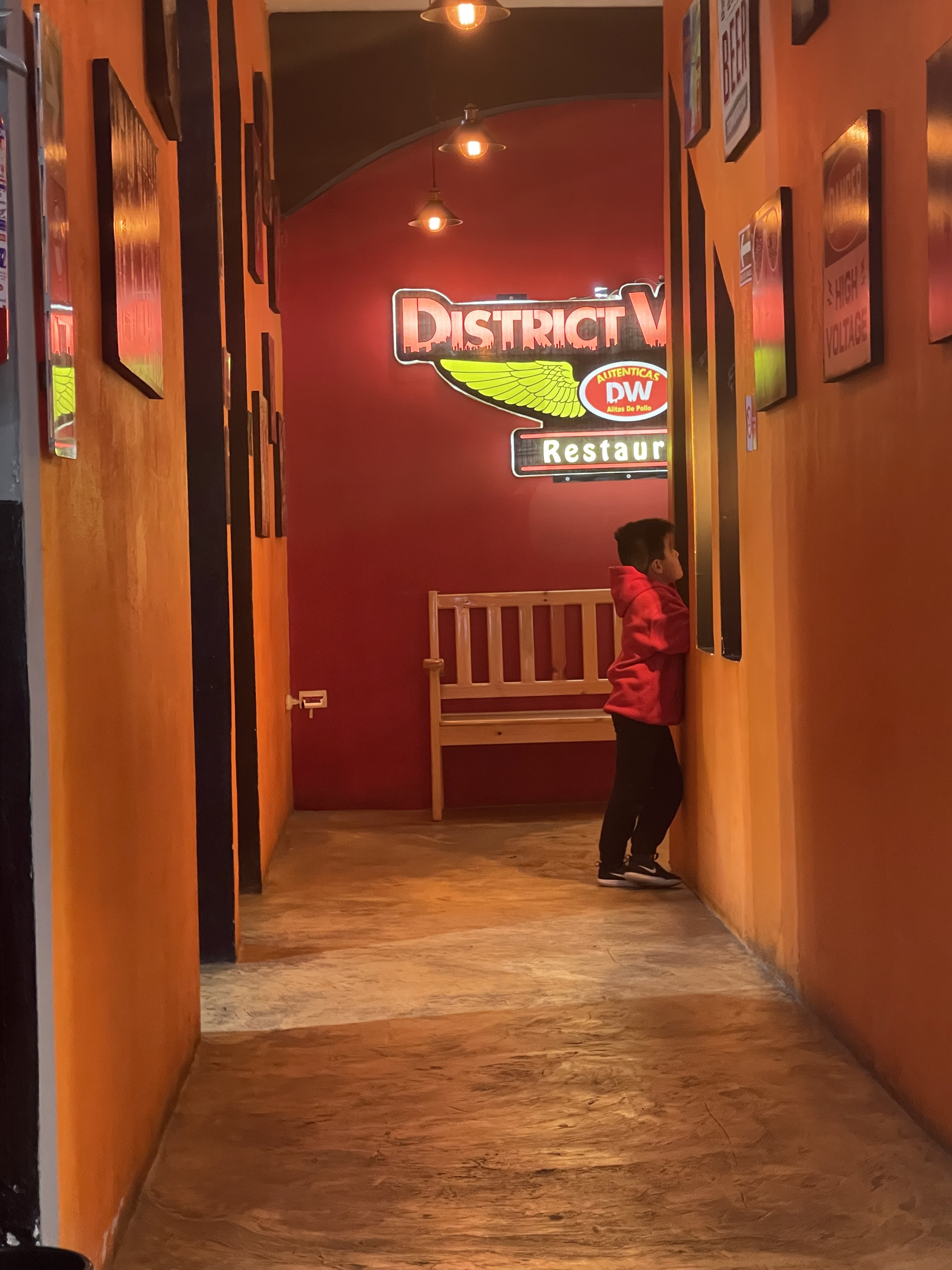 District Wings Restaurant image 6