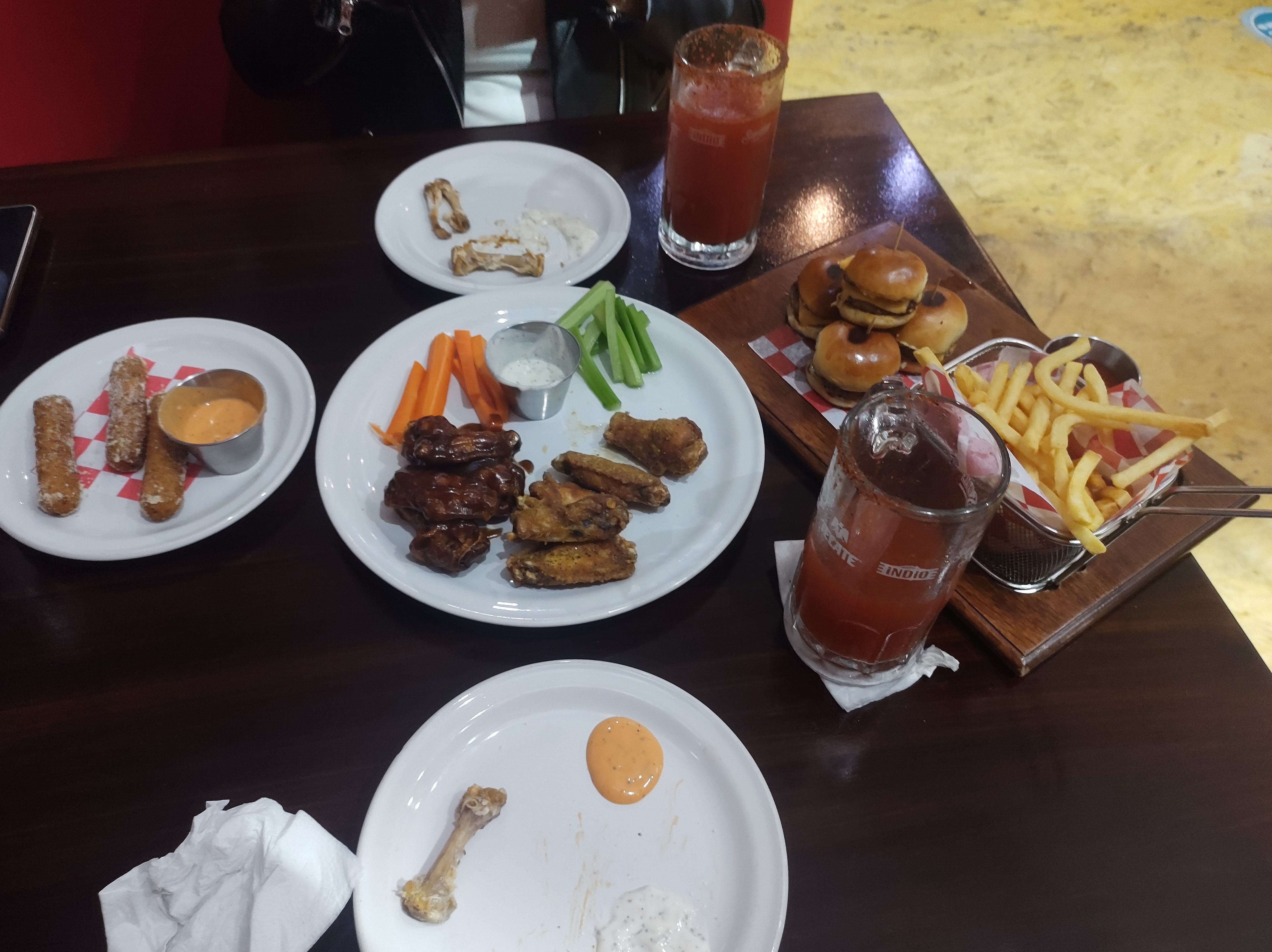 District Wings Restaurant image 7