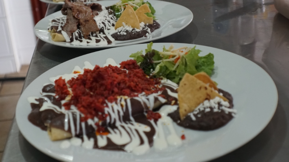 La Tradición Restaurante image 6