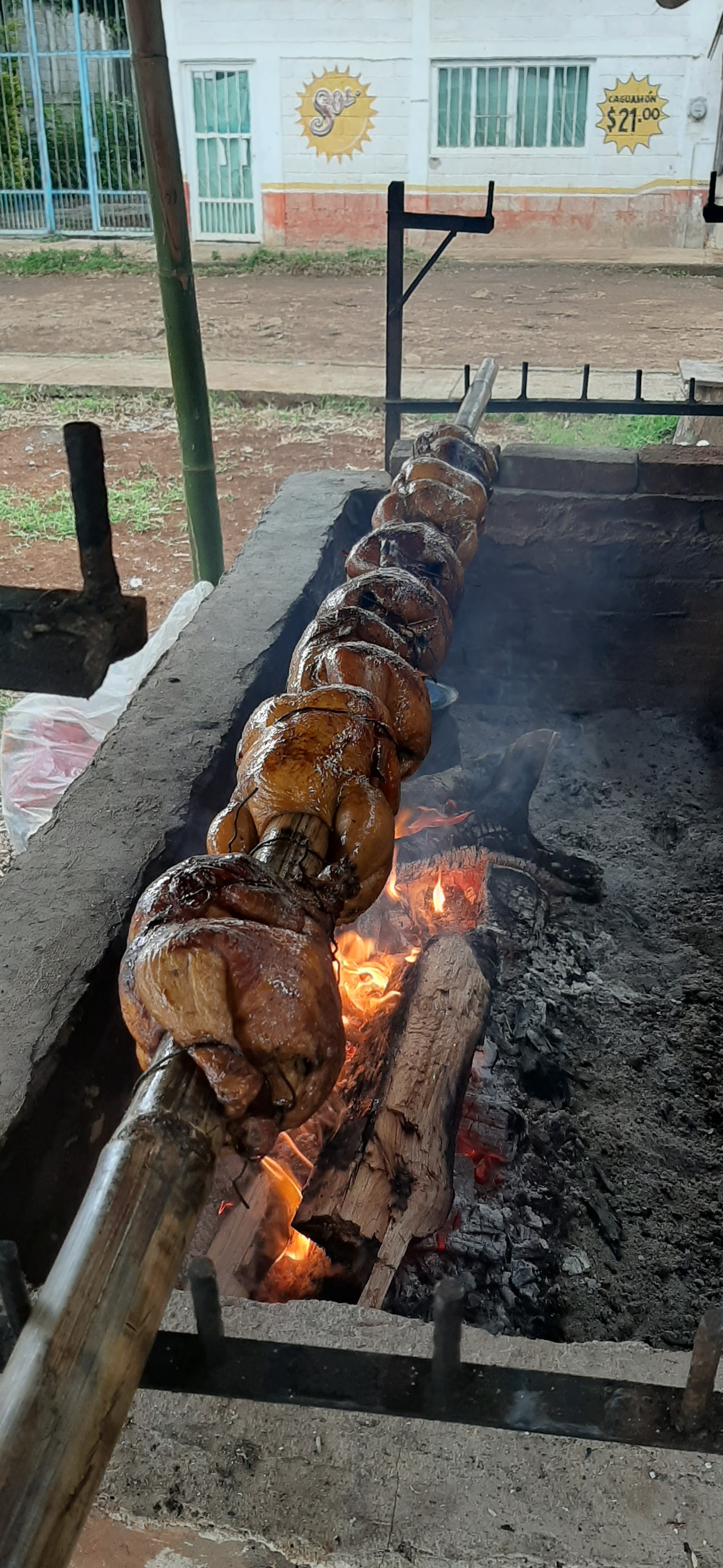 Comedor Asador el milagro image 5