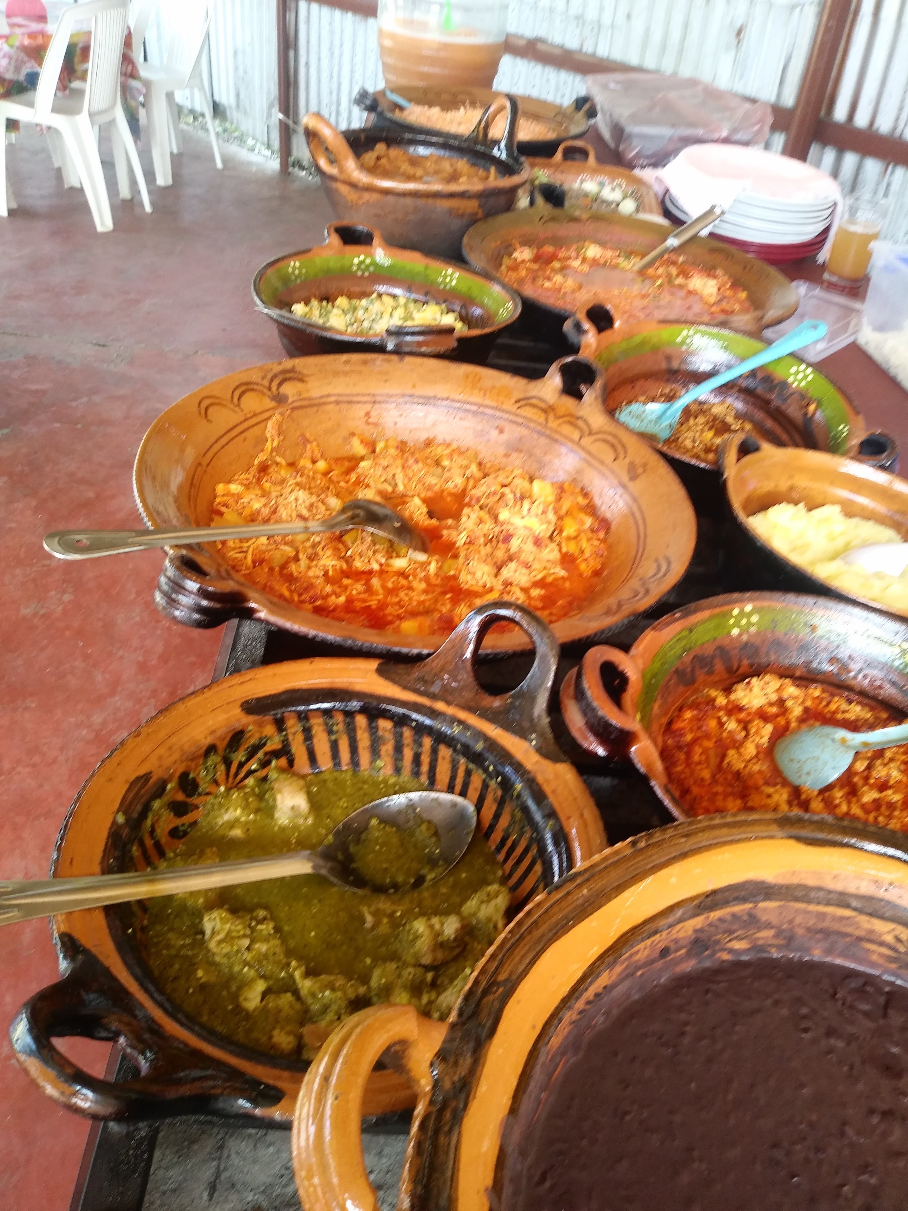 BUFFET DE GUISADOS MEXICANOS image 1