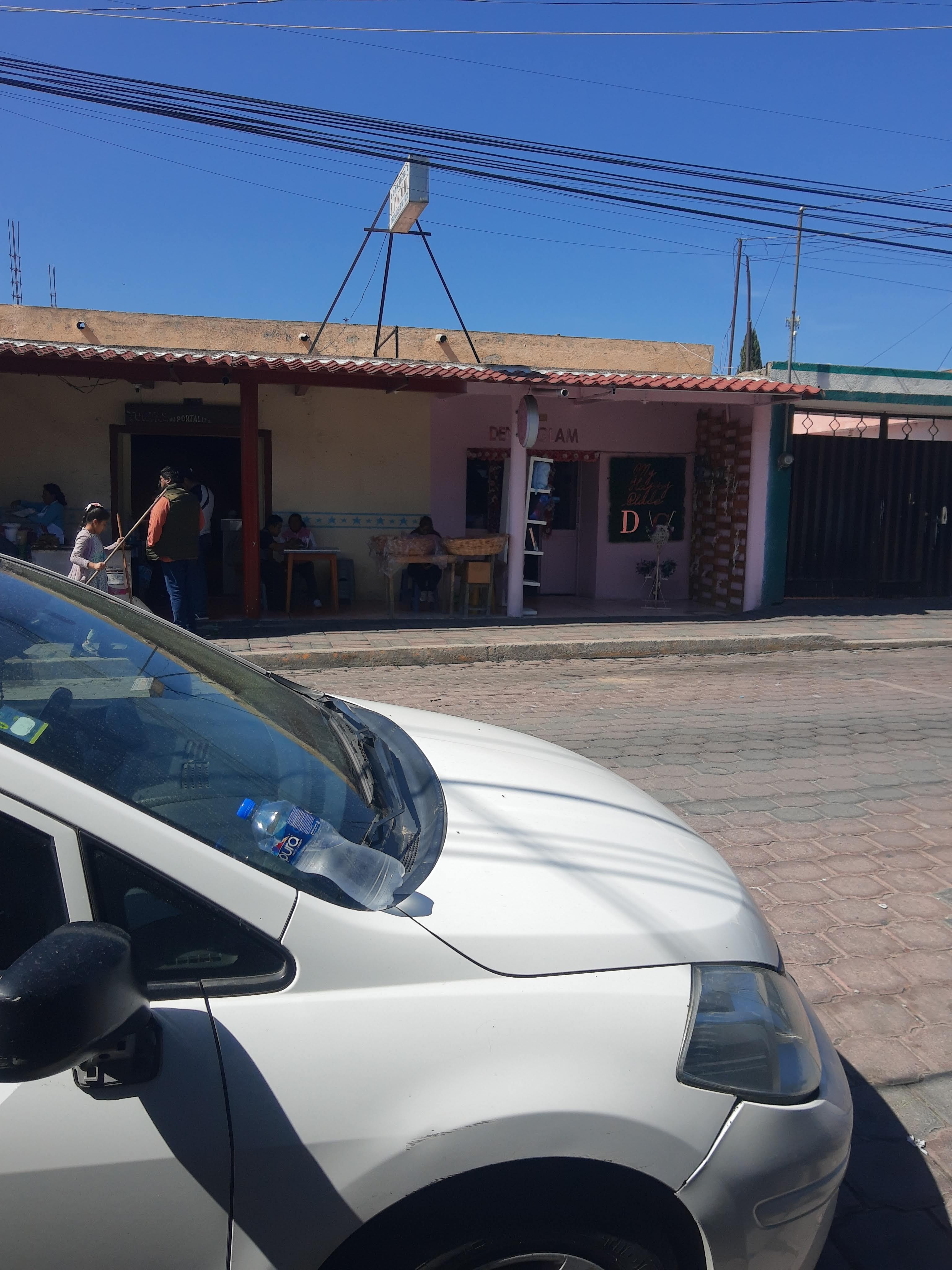 El Portalito image 8