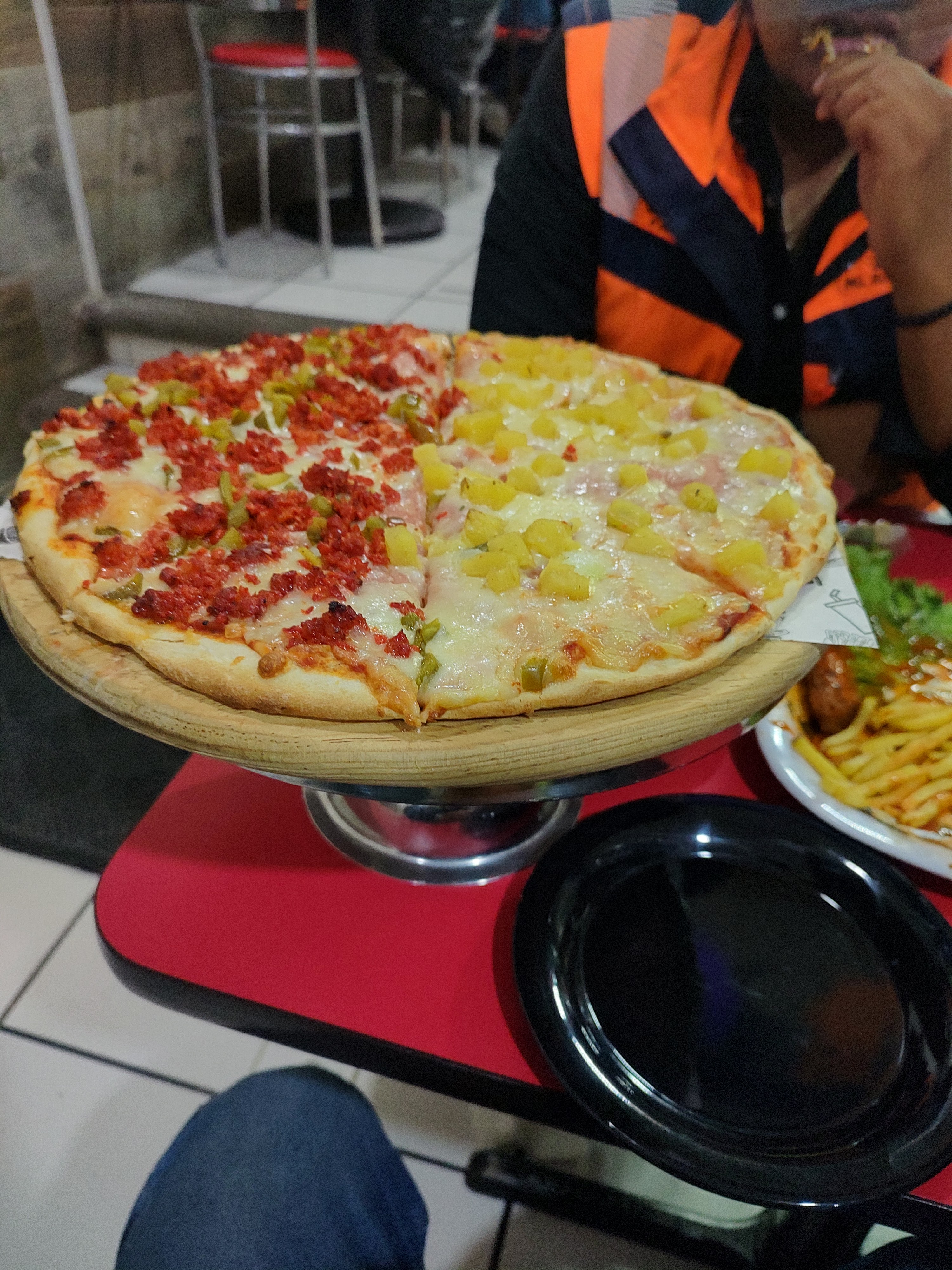 Chuchos Pizza image 4