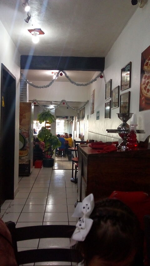 Chuchos Pizza image 7