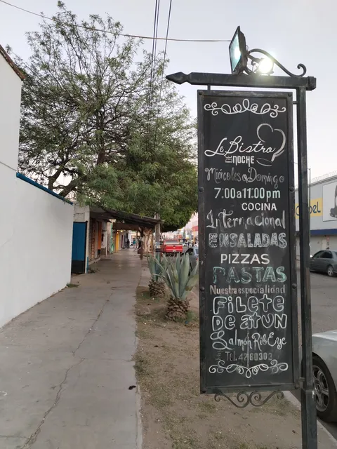 Le Bistro image 8