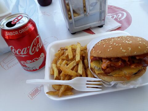 Ajua Hamburguesa image 2
