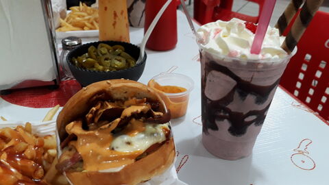 Ajua Hamburguesa image 6