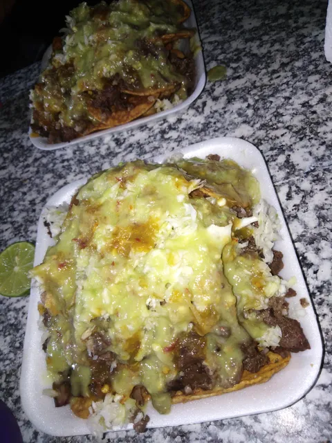 Taquería tacos de corazón con Beto chino image 1