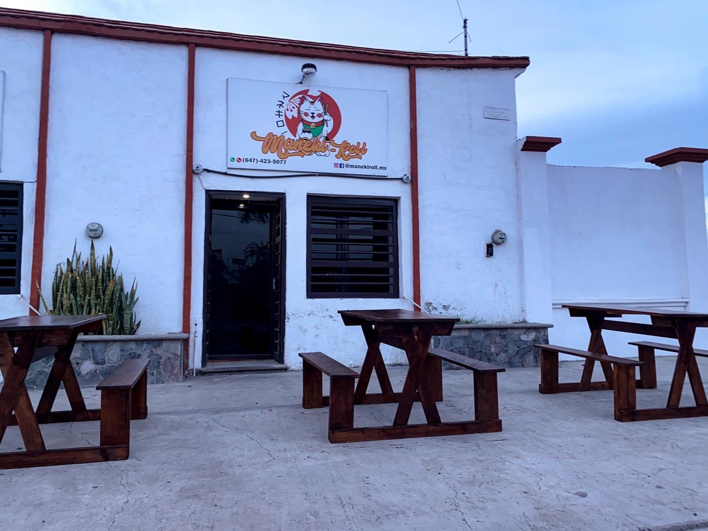 Sushi Maneki Roll image 1