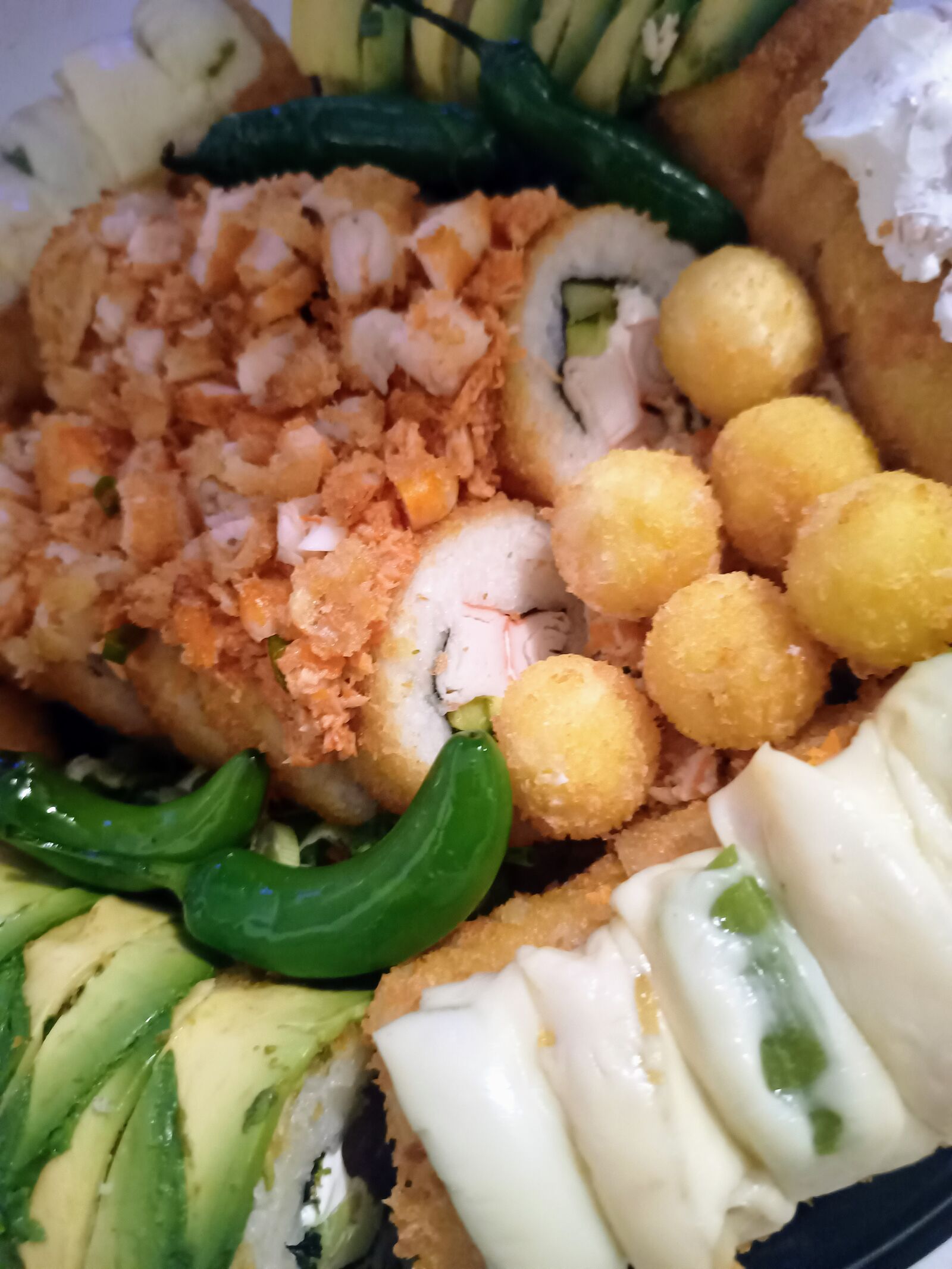 Sushi Maneki Roll image 4