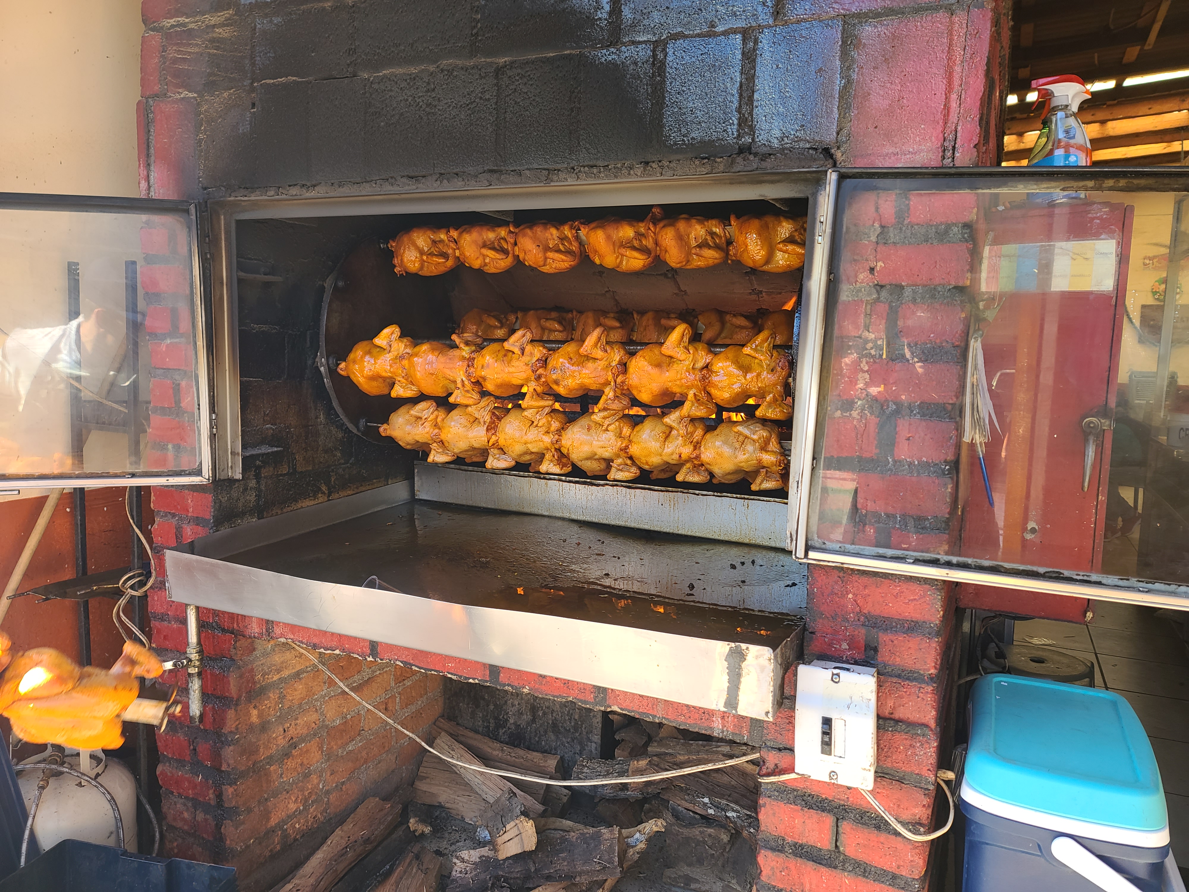 ROSTICERIA Y RESTAURANTE EL DORADO image 5